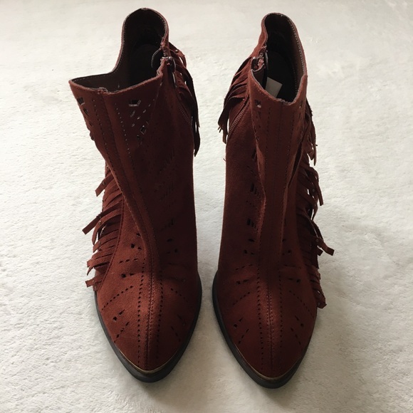 Cut out fringe heeled boot - Picture 6 of 8